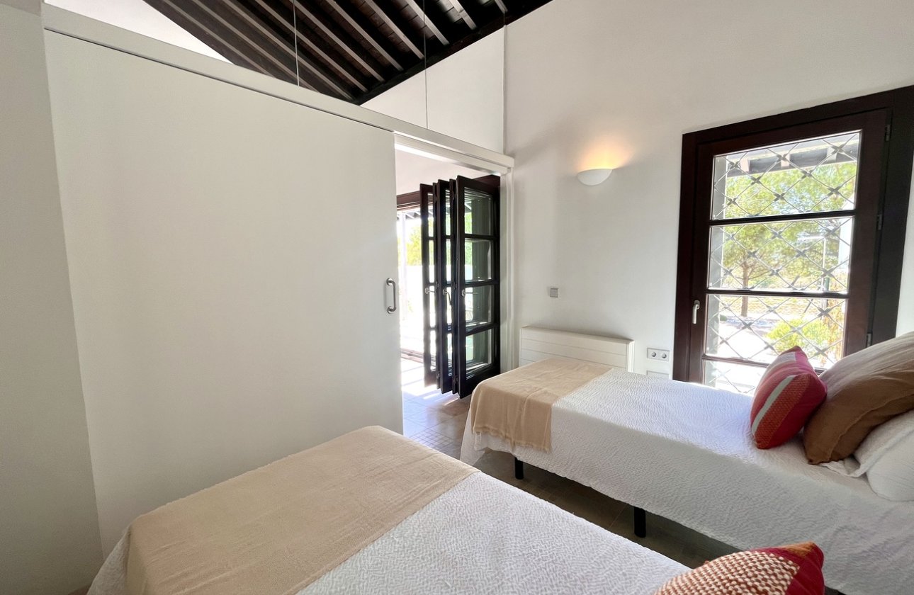 Resale - Townhouse - Sucina