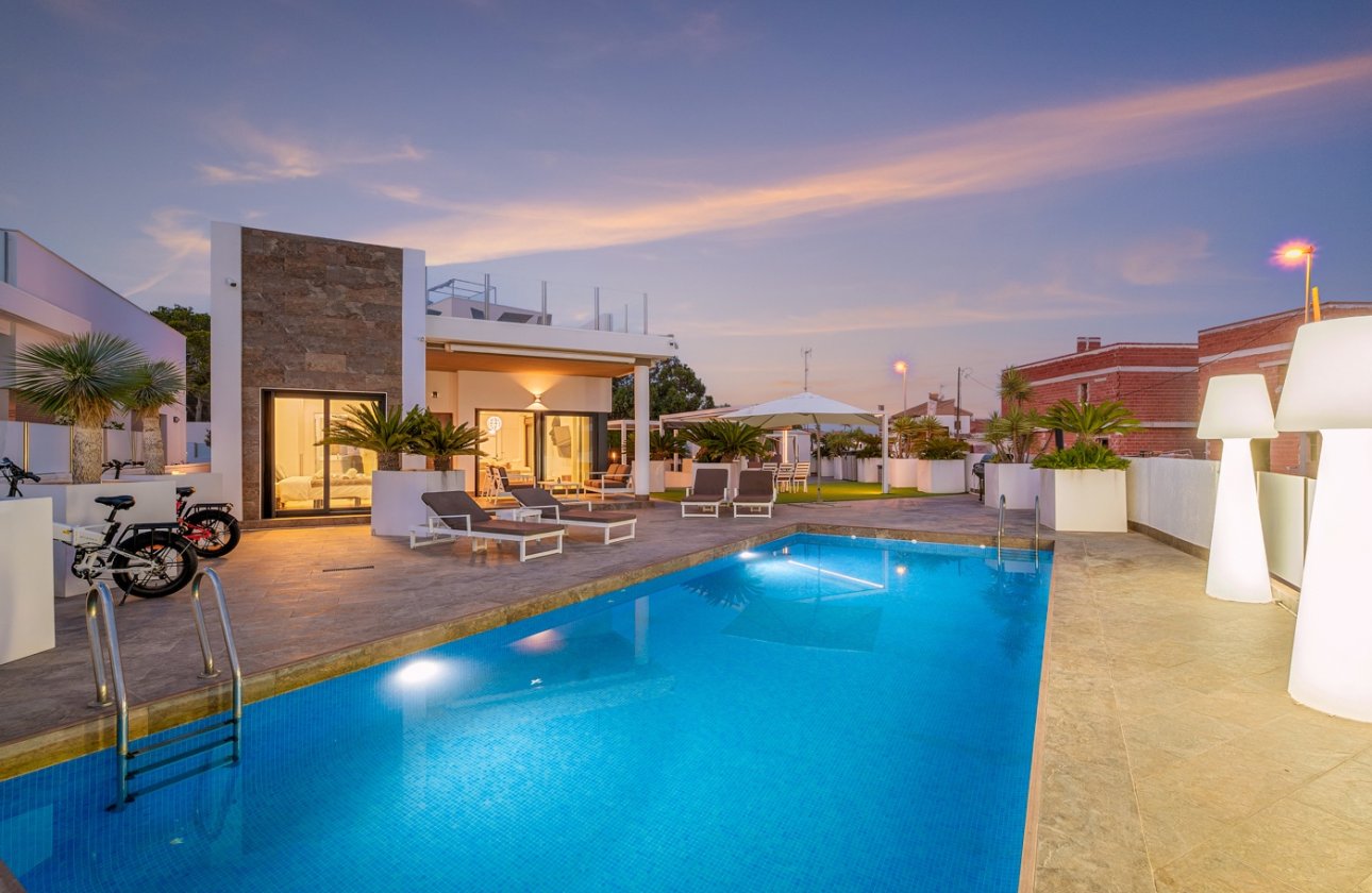 Resale - Villa - Orihuela Costa - Villamartín