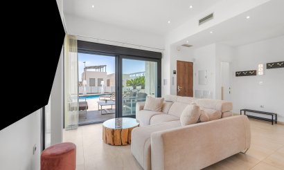 Resale - Villa - Orihuela Costa - Villamartín
