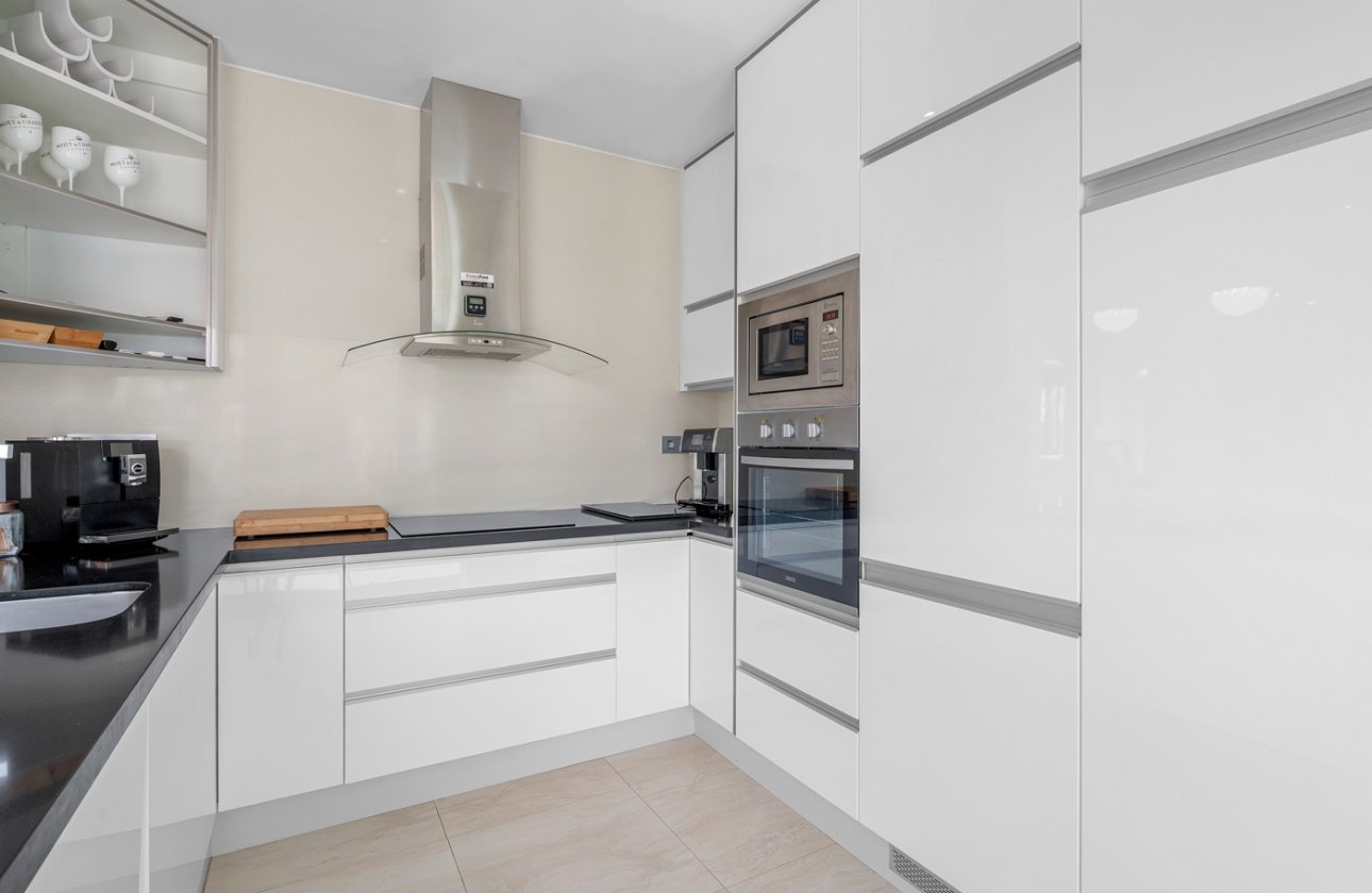 Resale - Villa - Orihuela Costa - Villamartín