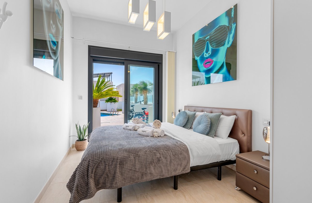 Resale - Villa - Orihuela Costa - Villamartín