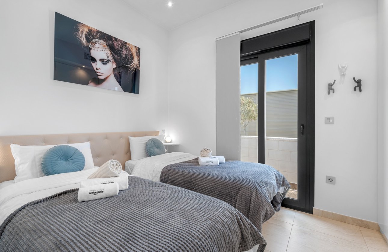 Resale - Villa - Orihuela Costa - Villamartín