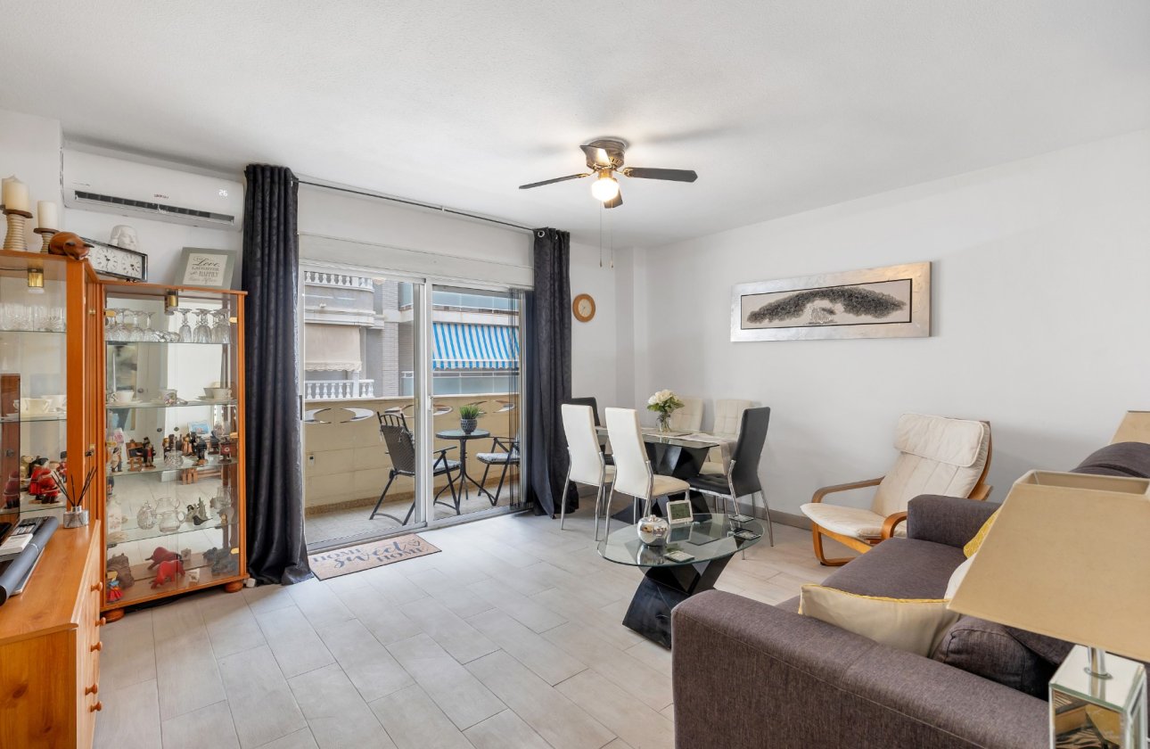 Resale - Apartment / flat - Torrevieja - Playa del cura