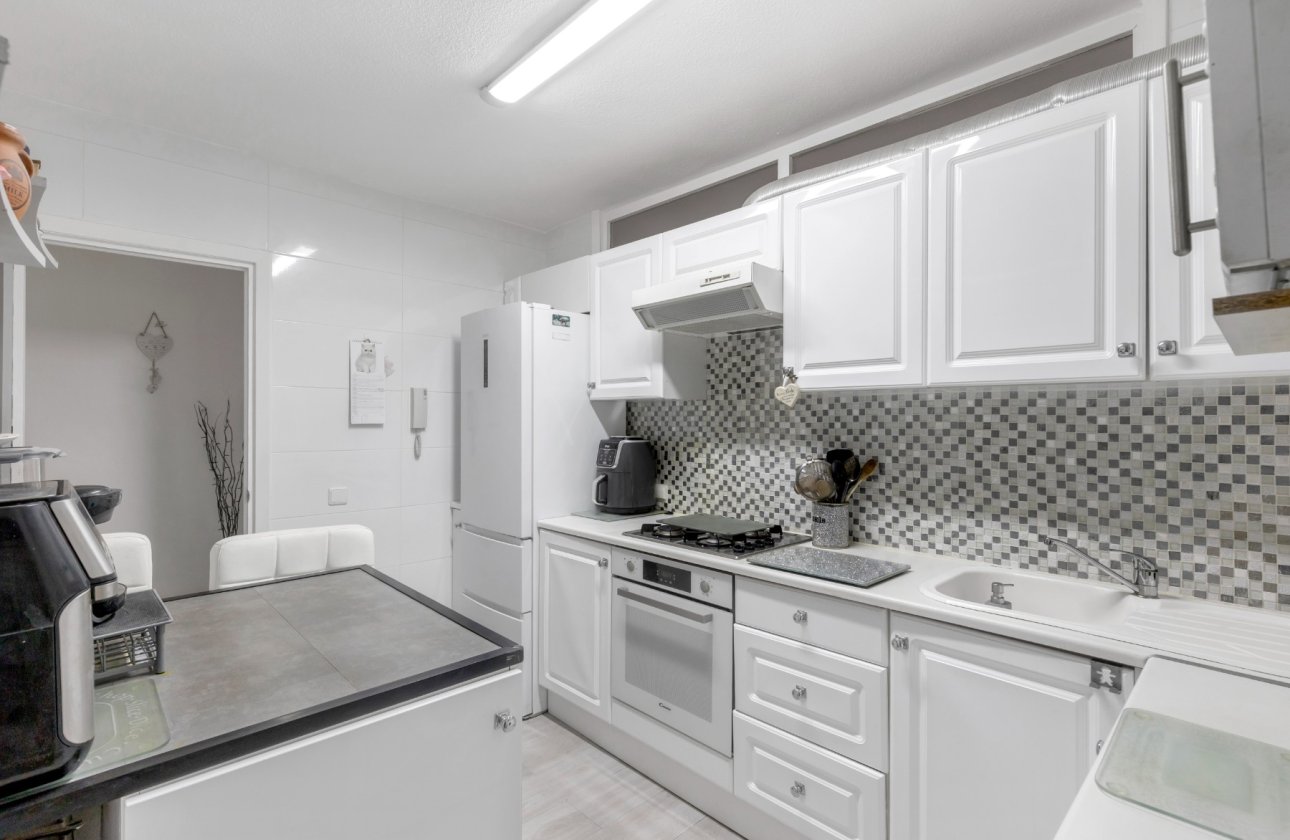 Resale - Apartment / flat - Torrevieja - Playa del cura