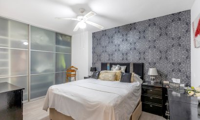 Resale - Apartment / flat - Torrevieja - Playa del cura