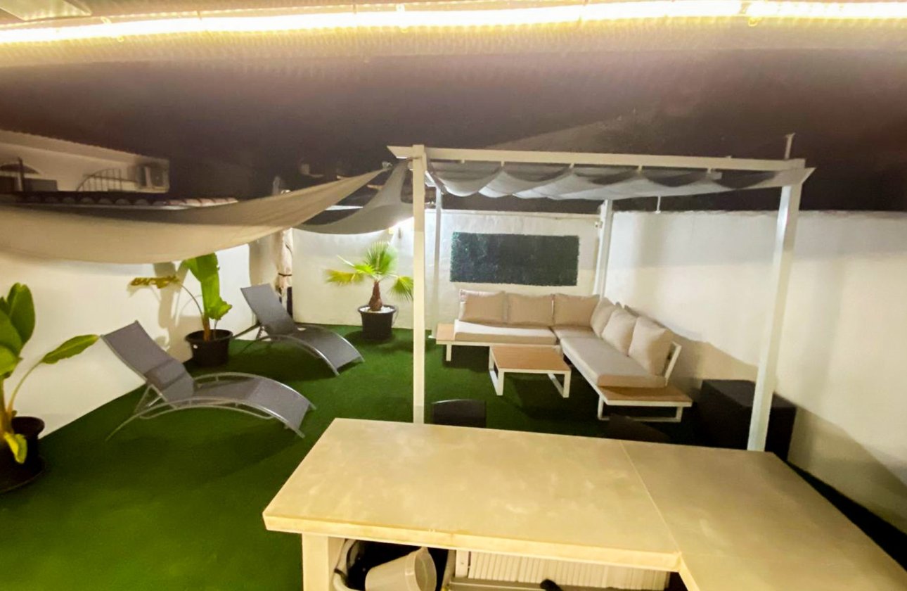 Revente - Villa / Semi detached - Torrevieja - Playa de los Locos
