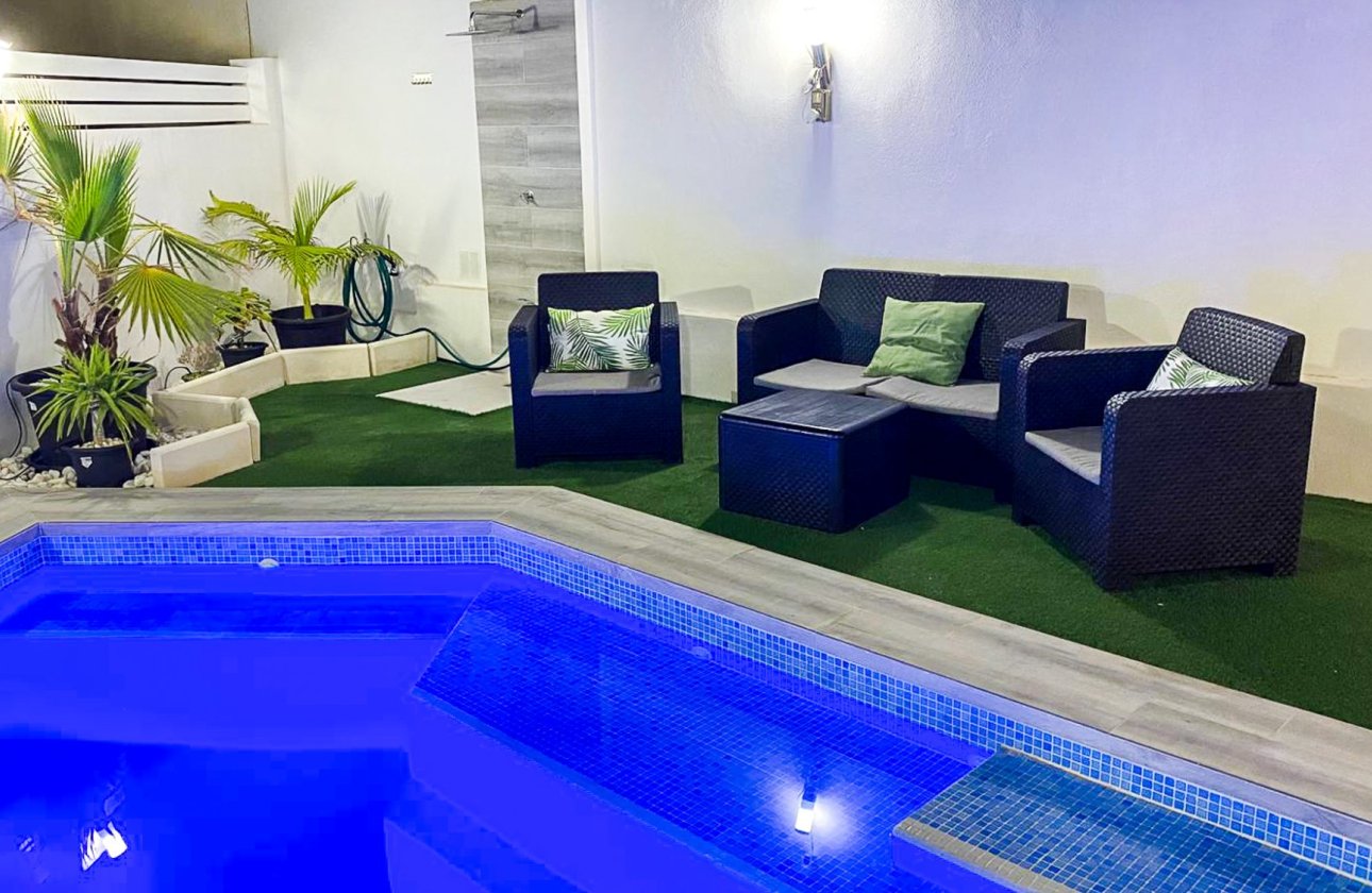 Revente - Villa / Semi detached - Torrevieja - Playa de los Locos