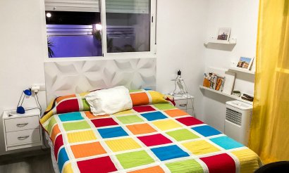 Revente - Villa / Semi detached - Torrevieja - Playa de los Locos