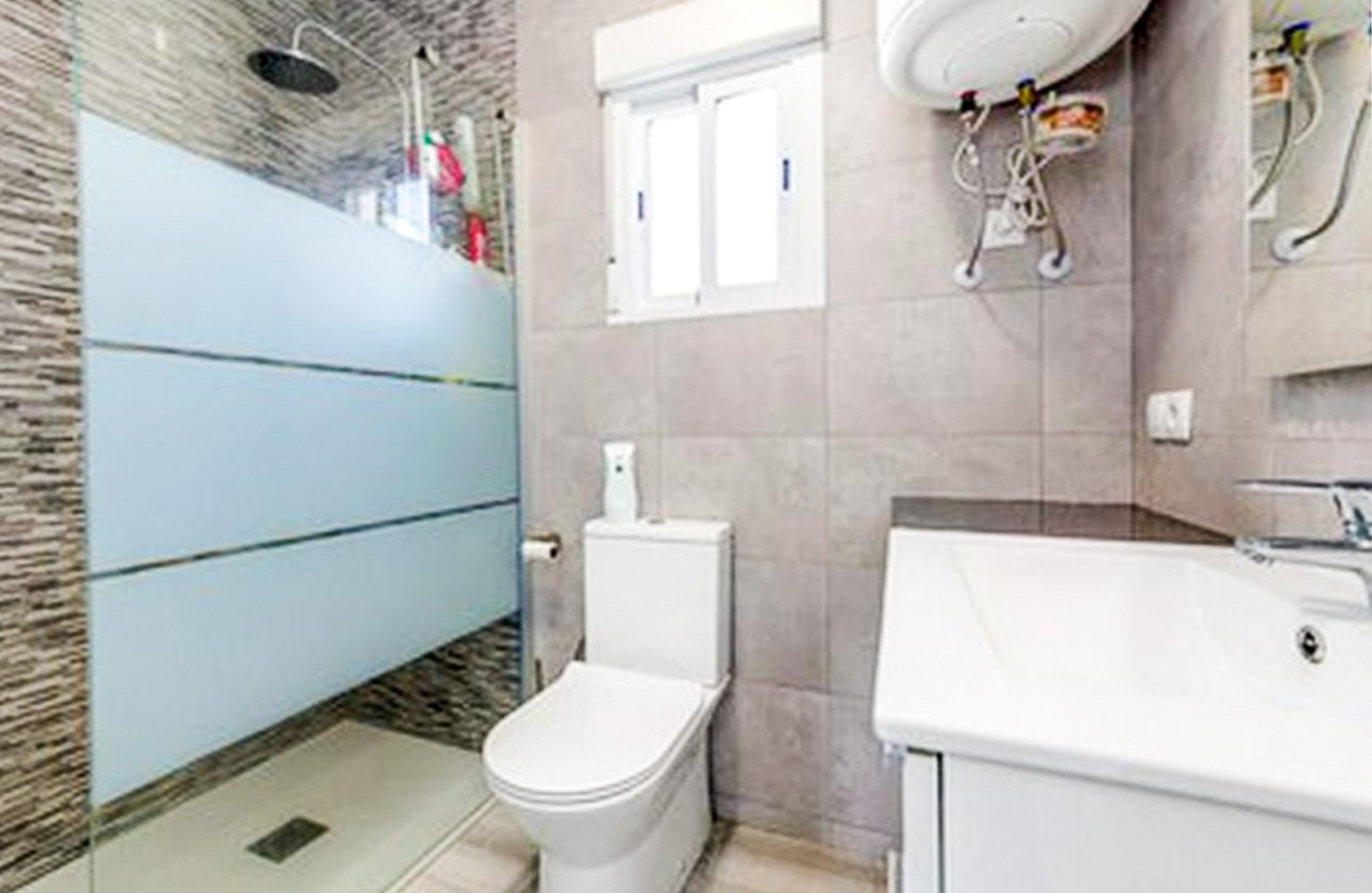 Revente - Villa / Semi detached - Torrevieja - Playa de los Locos