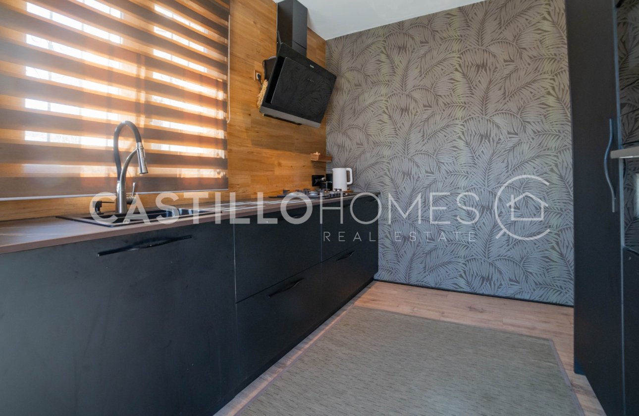 Resale - Villa - Torrevieja - El Chaparral