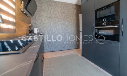 Resale - Villa - Torrevieja - El Chaparral