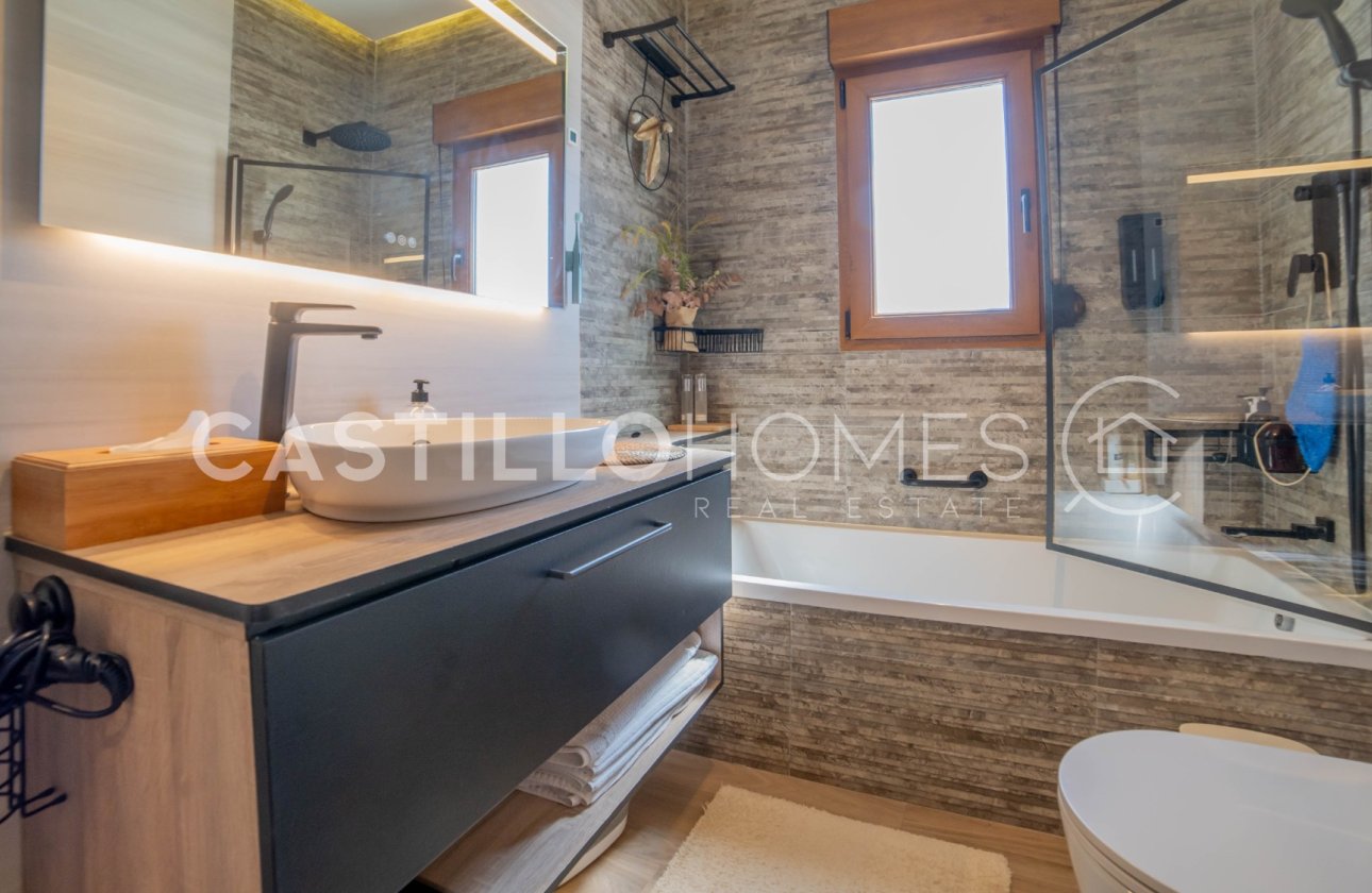 Resale - Villa - Torrevieja - El Chaparral
