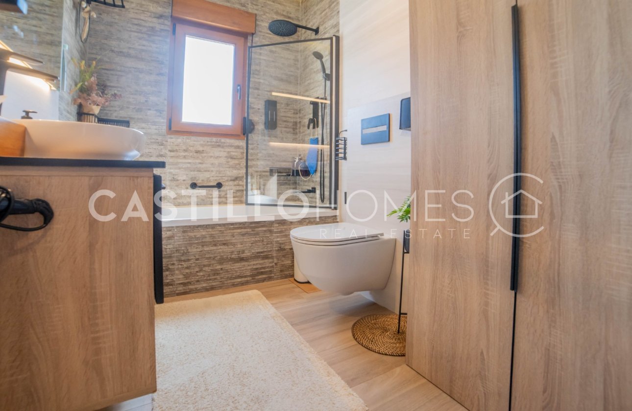 Resale - Villa - Torrevieja - El Chaparral