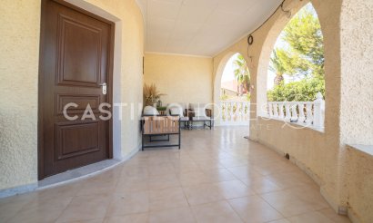 Resale - Villa - Torrevieja - El Chaparral