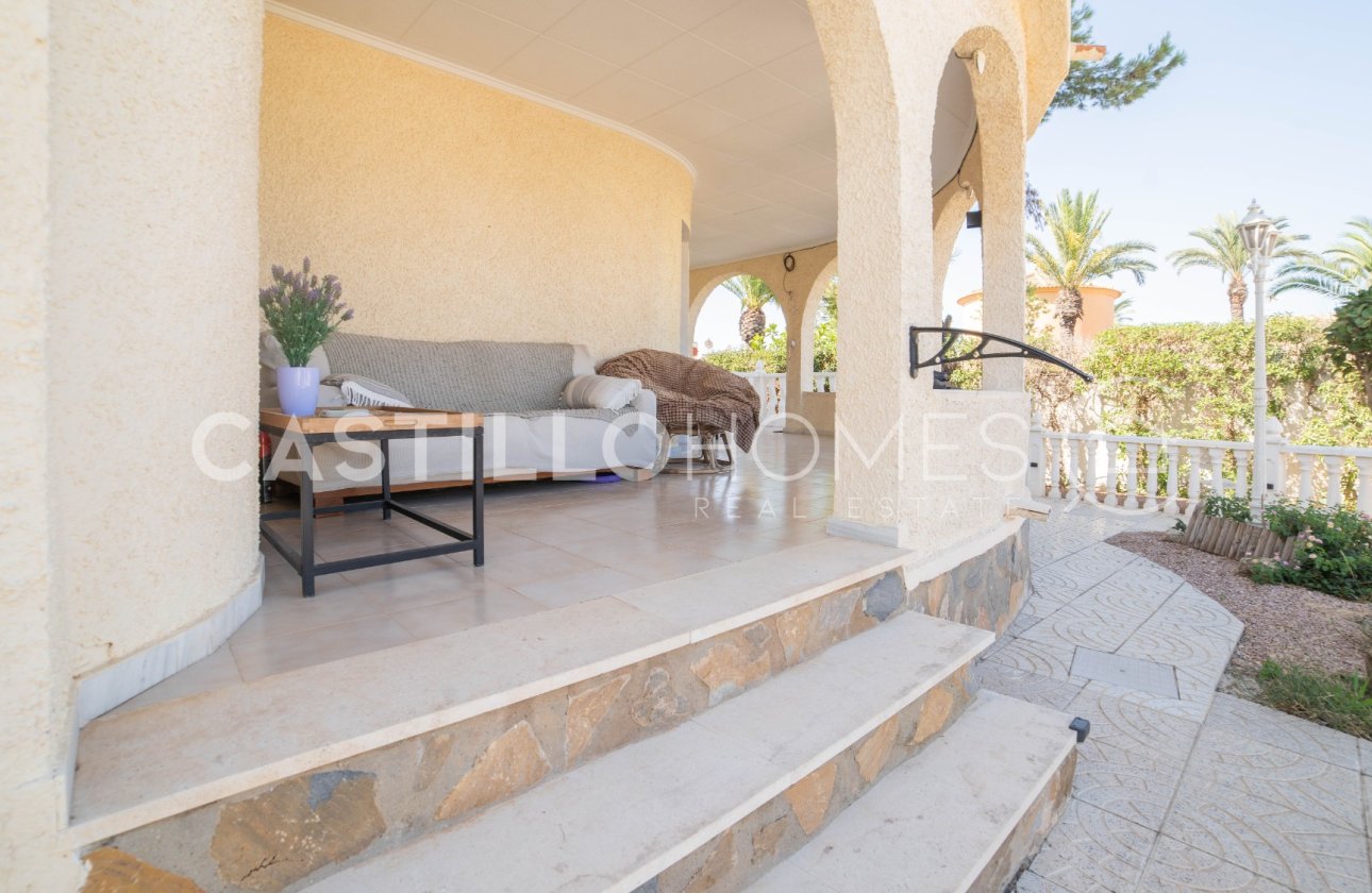 Resale - Villa - Torrevieja - El Chaparral