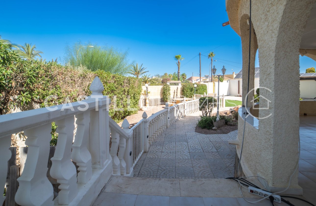 Resale - Villa - Torrevieja - El Chaparral