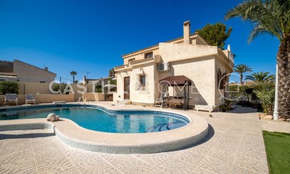 Resale - Villa - Torrevieja - El Chaparral