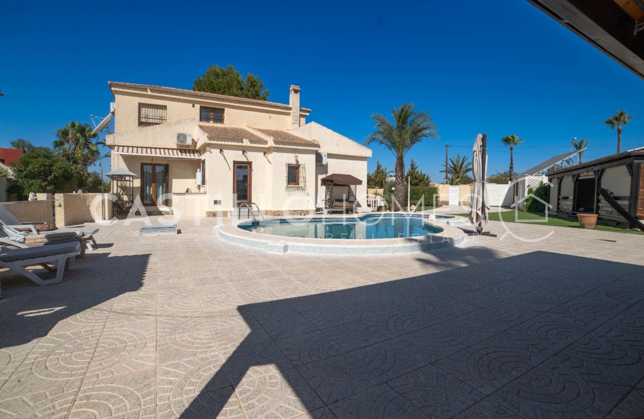 Resale - Villa - Torrevieja - El Chaparral