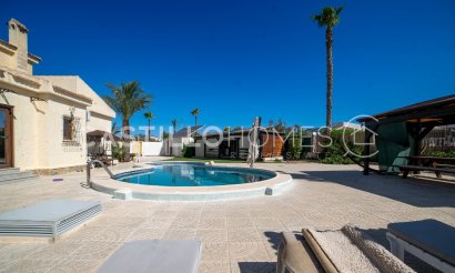 Resale - Villa - Torrevieja - El Chaparral