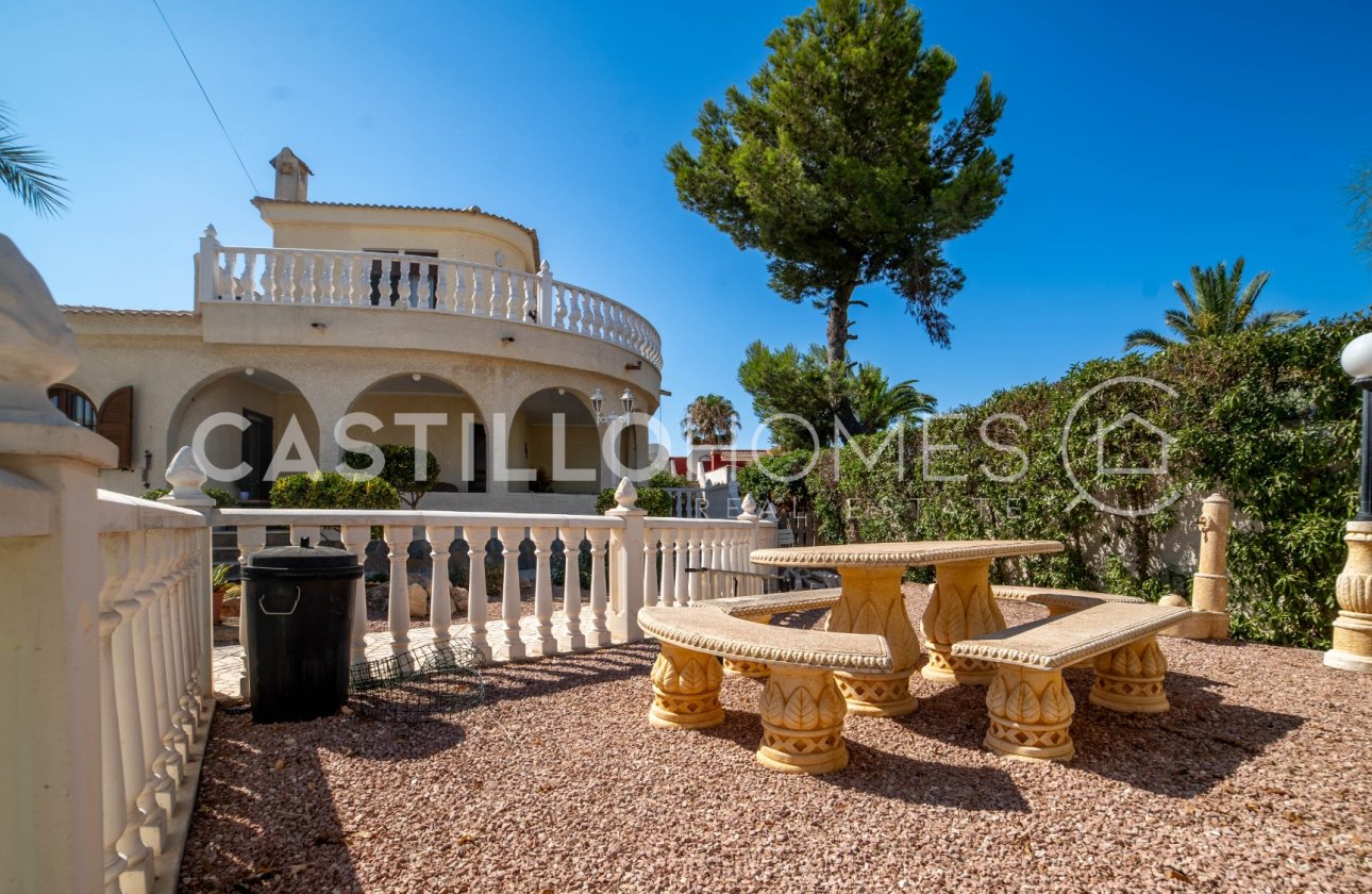 Resale - Villa - Torrevieja - El Chaparral