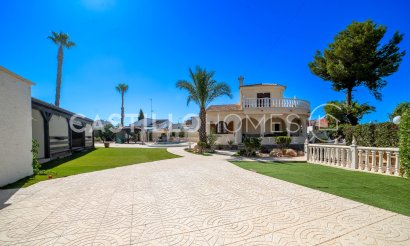 Resale - Villa - Torrevieja - El Chaparral