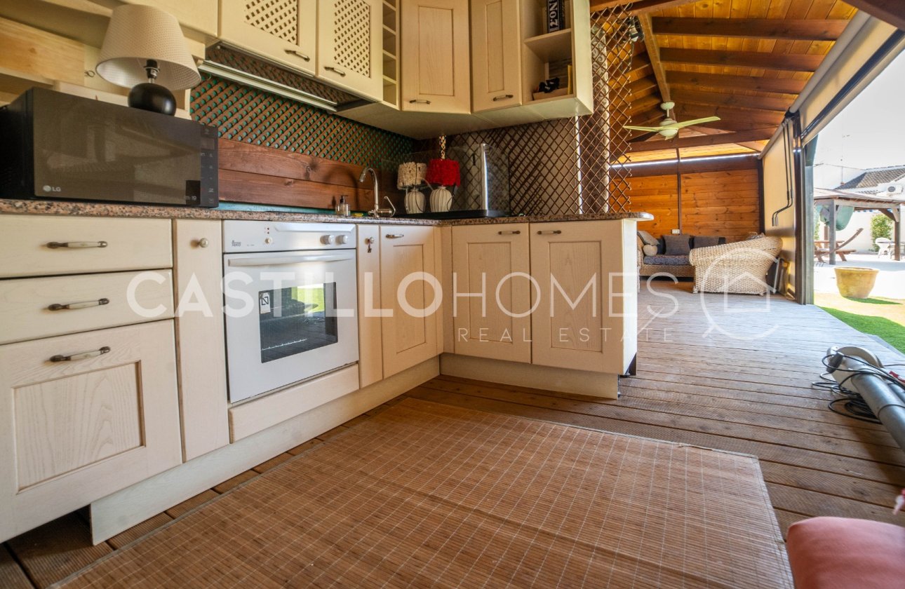 Resale - Villa - Torrevieja - El Chaparral