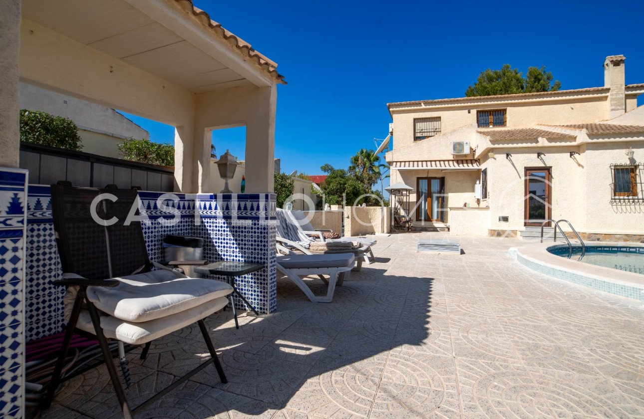 Resale - Villa - Torrevieja - El Chaparral