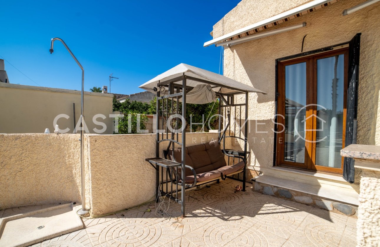 Resale - Villa - Torrevieja - El Chaparral