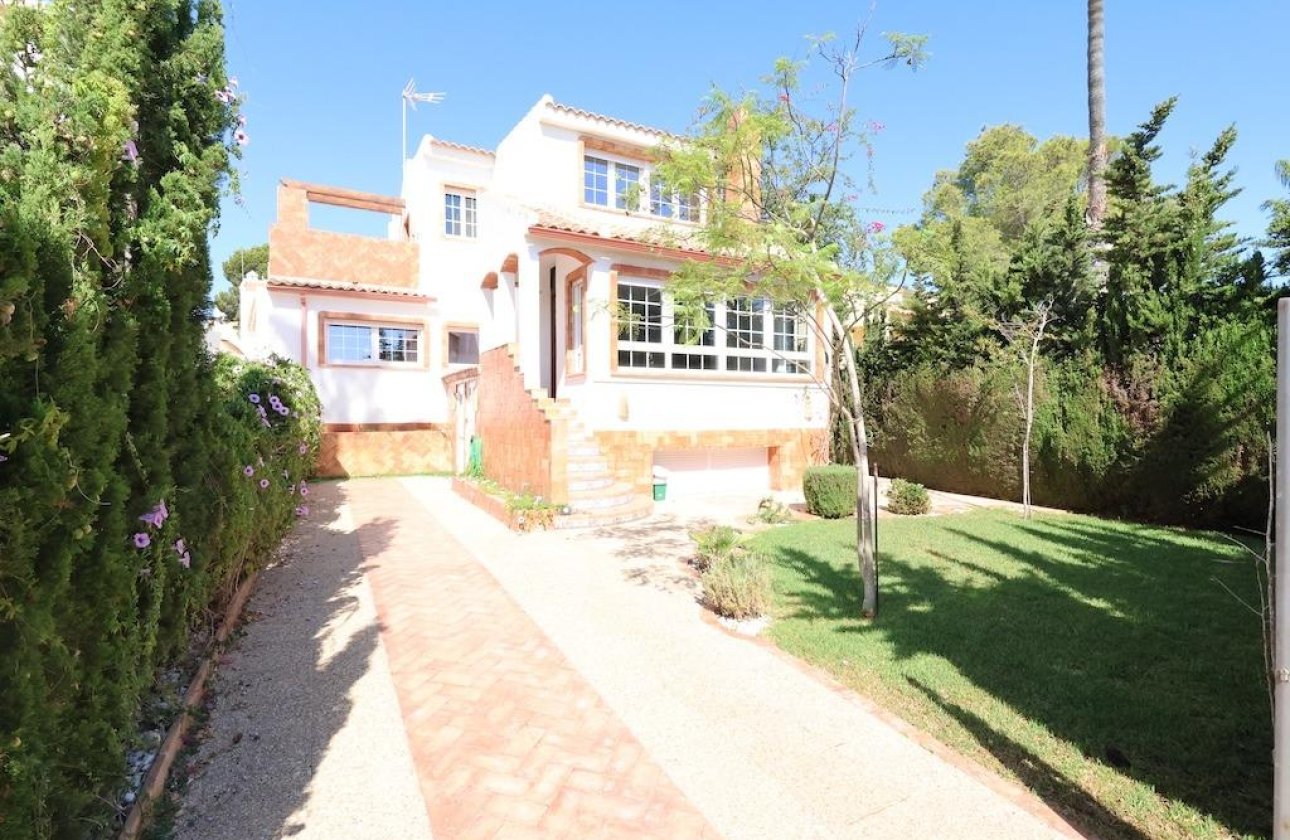 Resale - Villa - Orihuela Costa - Villamartin