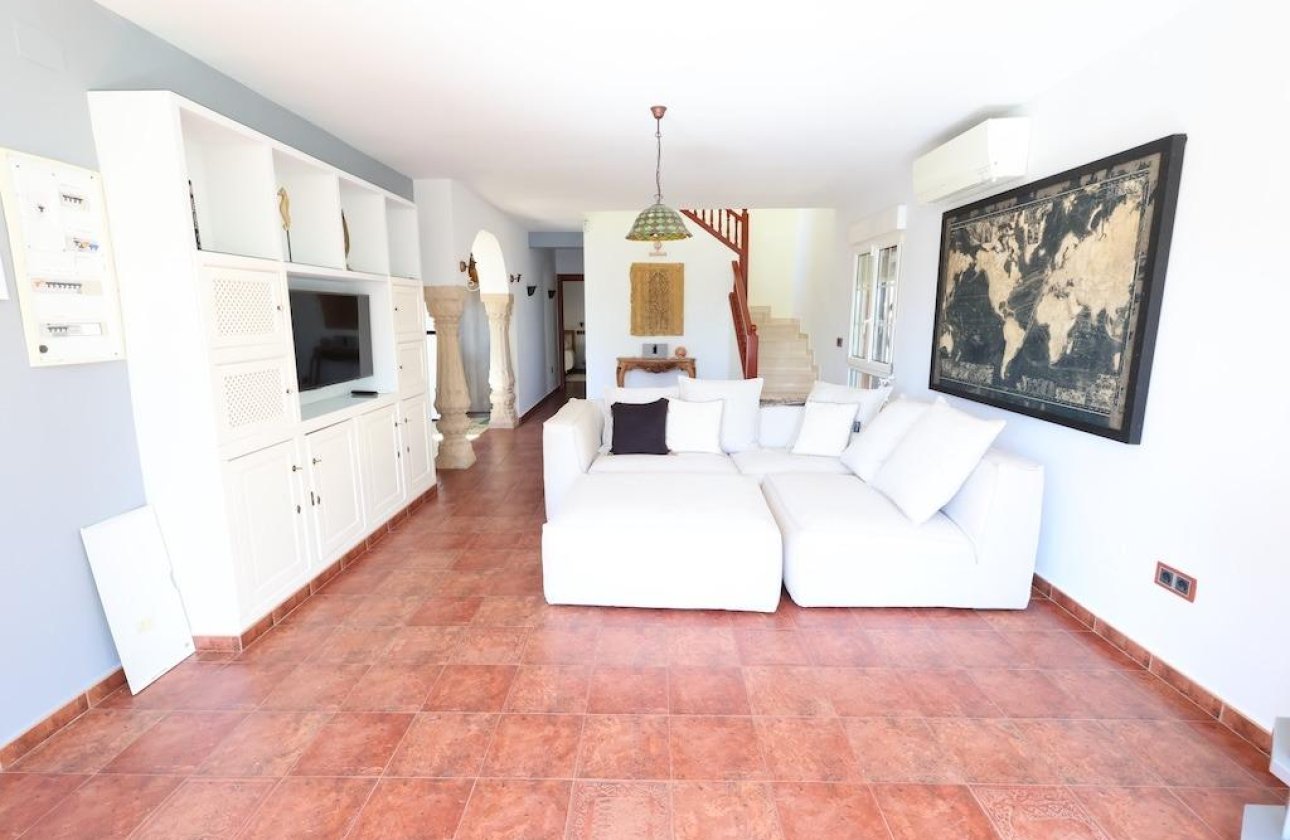 Resale - Villa - Orihuela Costa - Villamartin