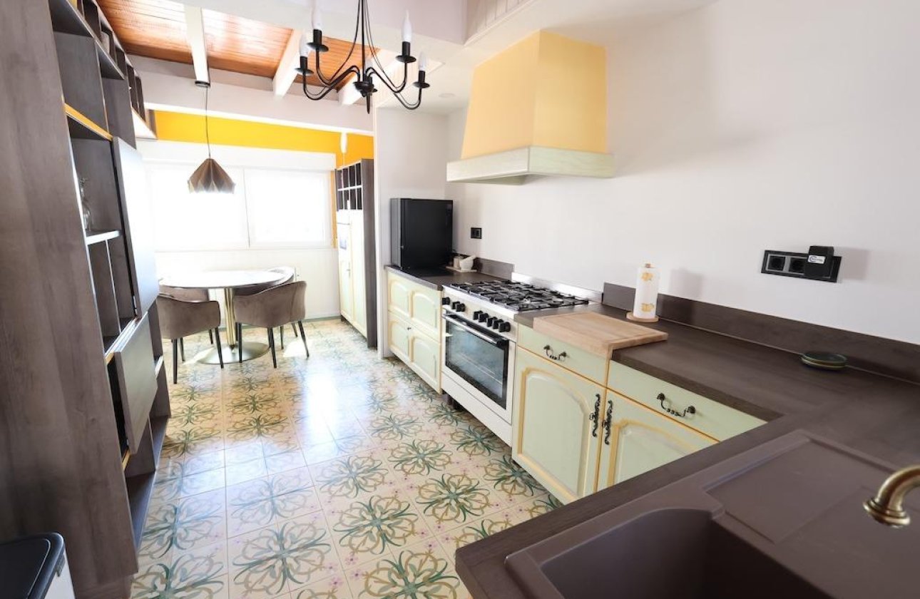 Resale - Villa - Orihuela Costa - Villamartin