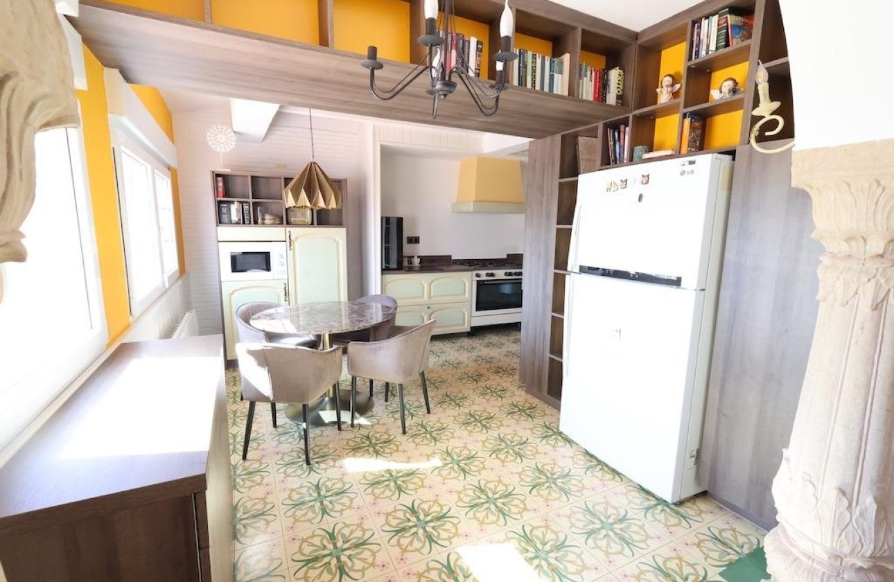 Resale - Villa - Orihuela Costa - Villamartin