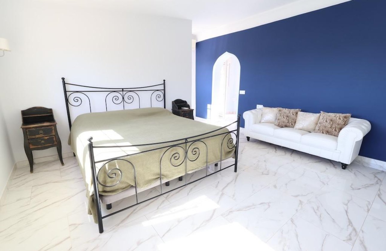 Resale - Villa - Orihuela Costa - Villamartin