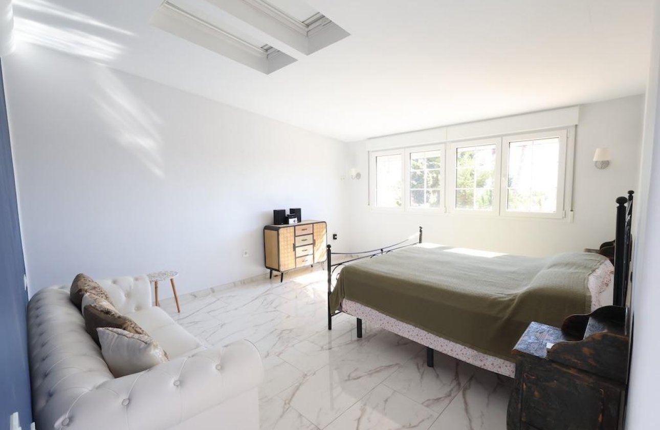 Resale - Villa - Orihuela Costa - Villamartin