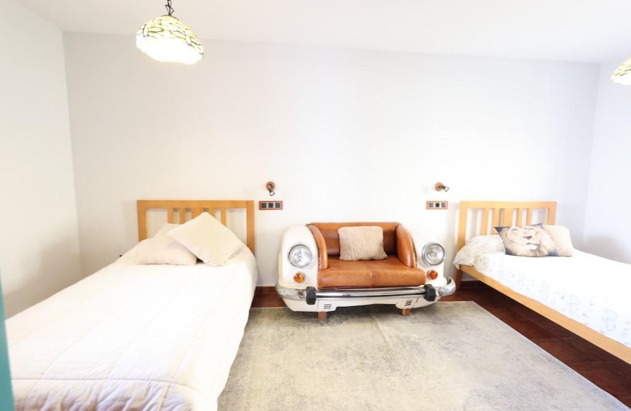 Resale - Villa - Orihuela Costa - Villamartin
