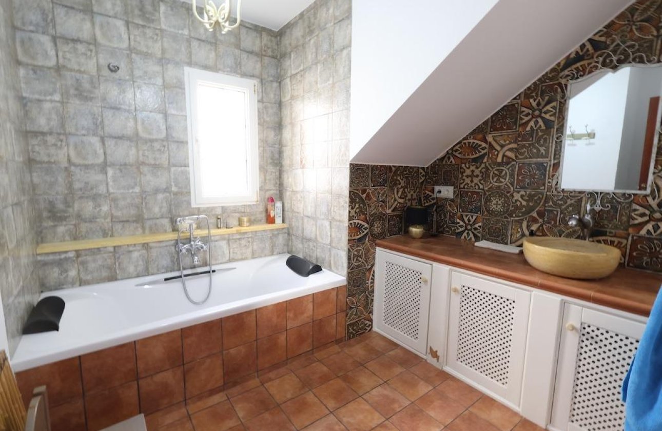 Resale - Villa - Orihuela Costa - Villamartin