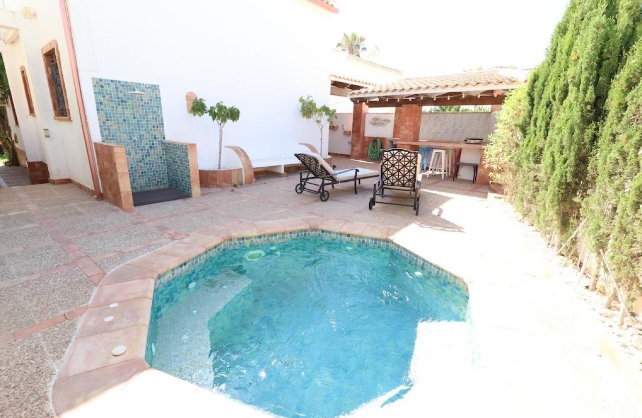 Resale - Villa - Orihuela Costa - Villamartin