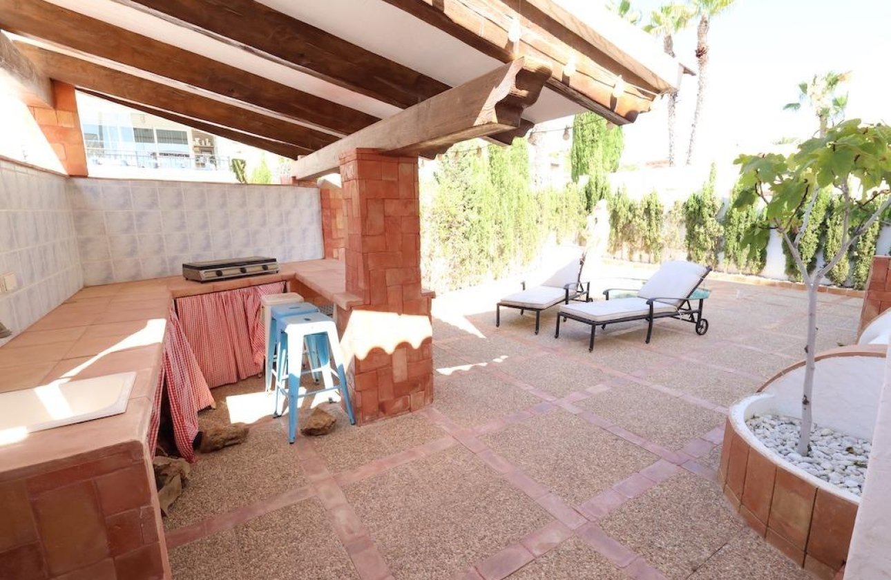 Resale - Villa - Orihuela Costa - Villamartin