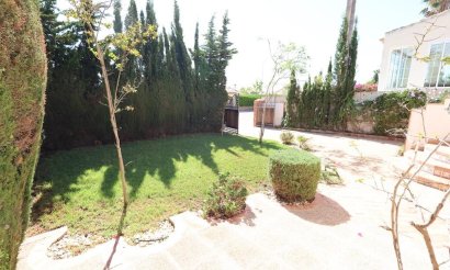 Resale - Villa - Orihuela Costa - Villamartin