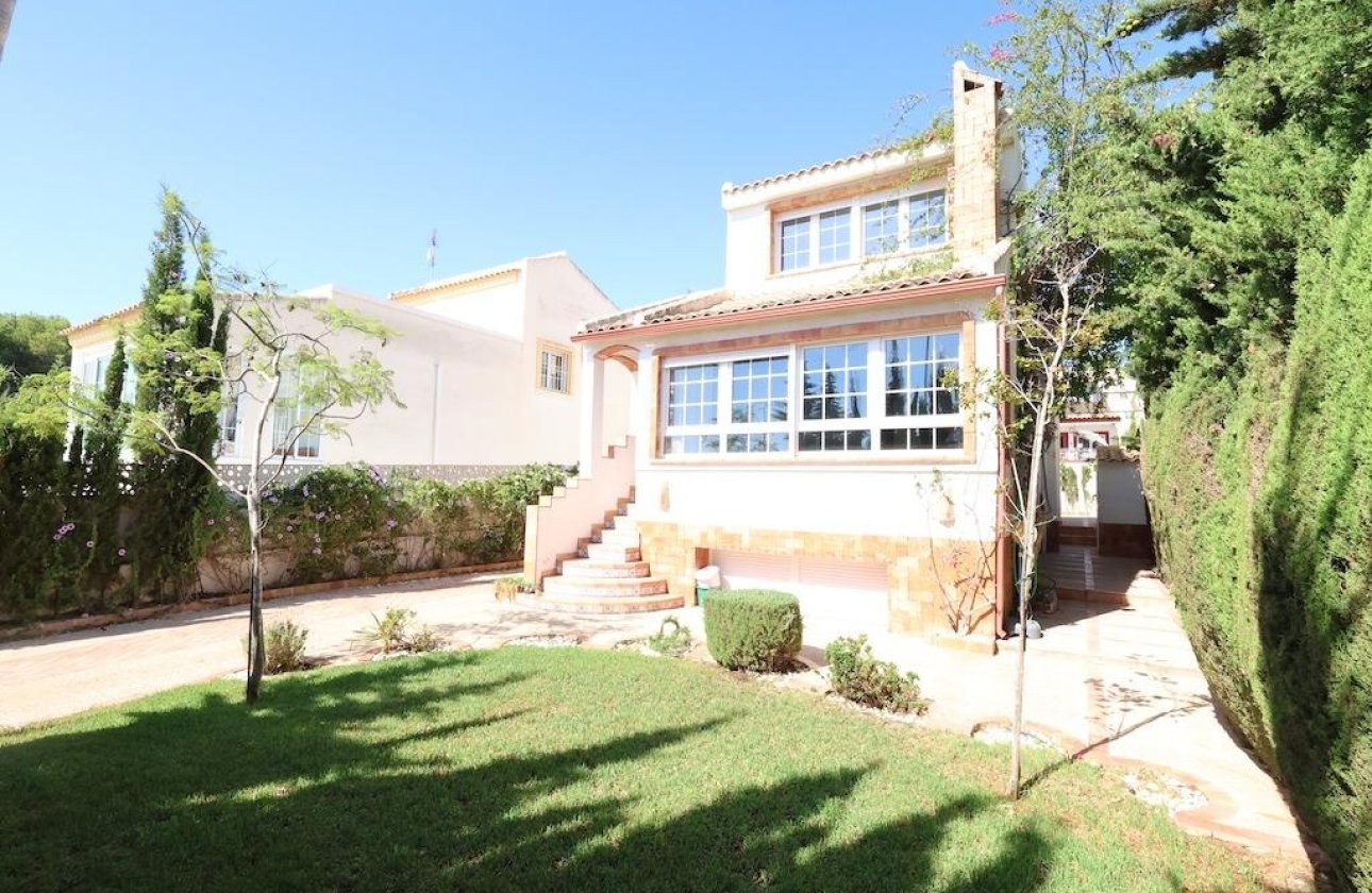 Resale - Villa - Orihuela Costa - Villamartin