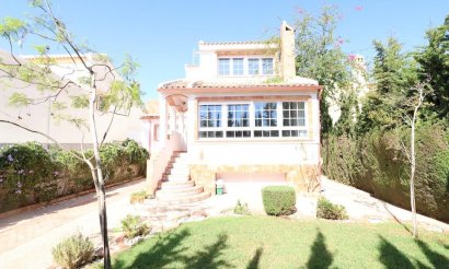 Resale - Villa - Orihuela Costa - Villamartin