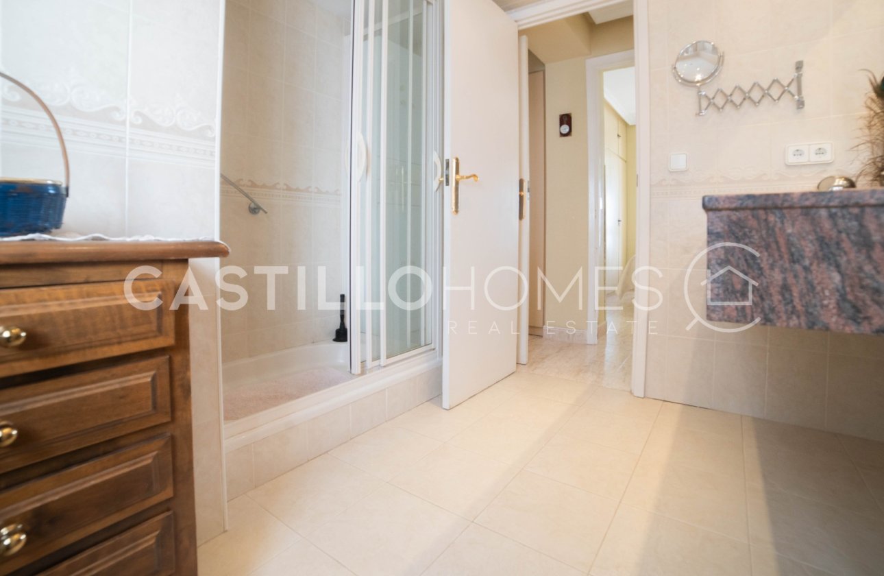 Resale - Apartment / flat - Torrevieja - Centro
