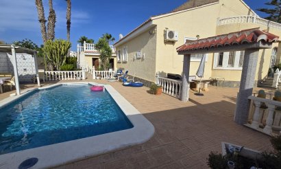 Reventa - Villa - Torrevieja - La Siesta - El Salado - Torreta
