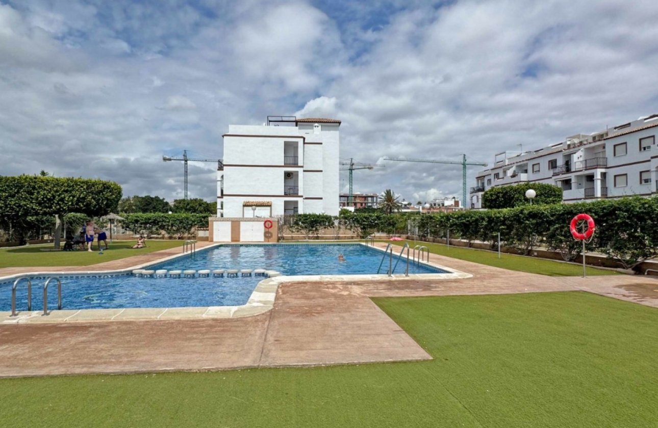 Resale - Apartment / flat - Orihuela Costa - Punta Prima