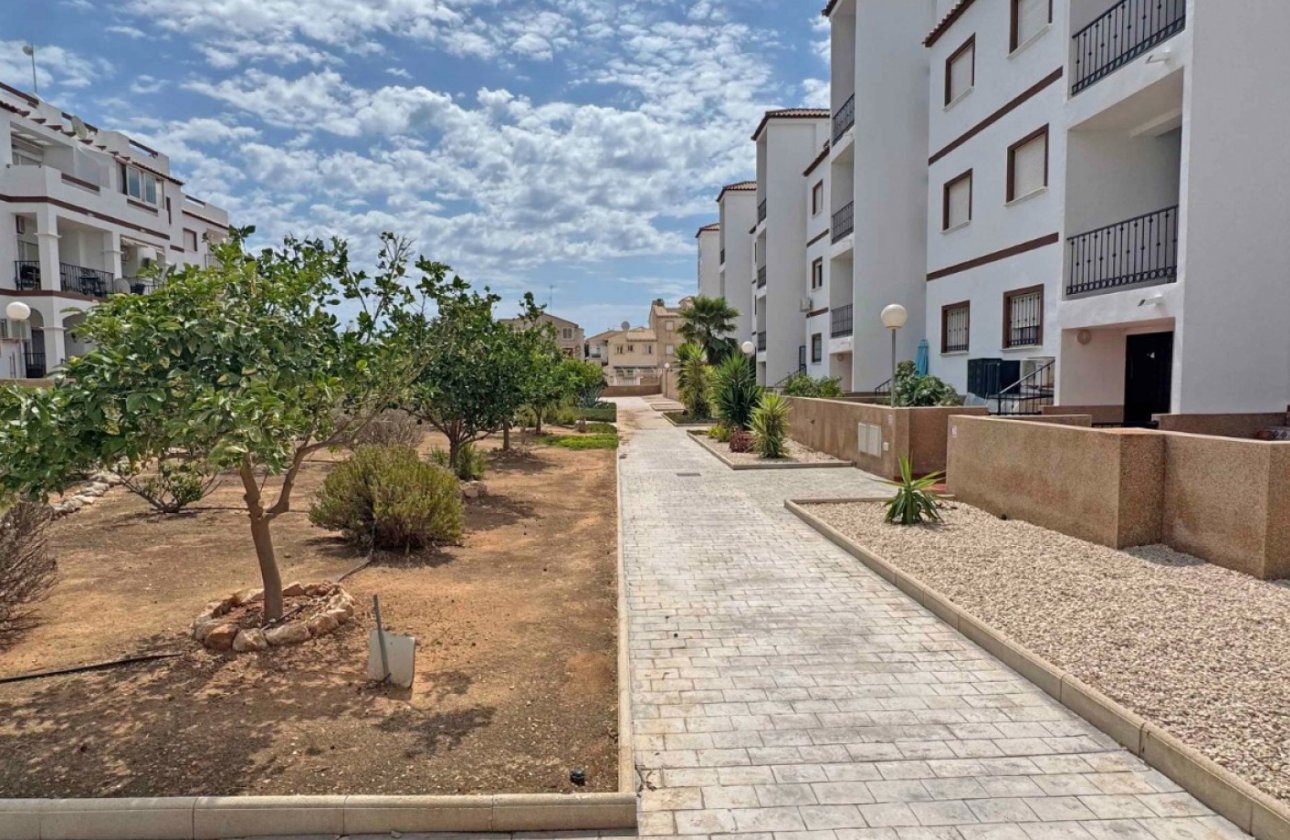 Resale - Apartment / flat - Orihuela Costa - Punta Prima