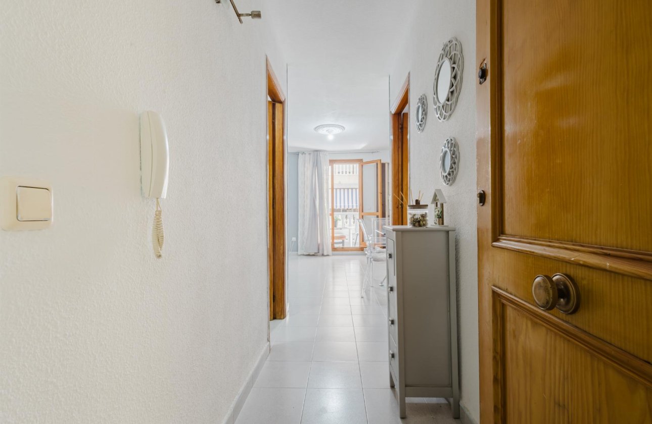 Resale - Apartment / flat - Torrevieja - Playa de La Acequion