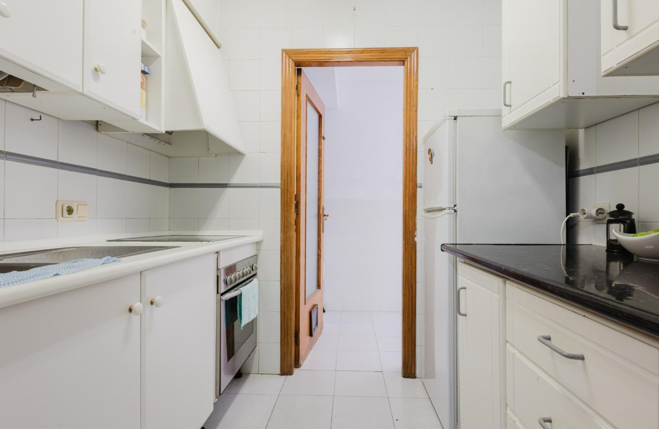 Resale - Apartment / flat - Torrevieja - Playa de La Acequion