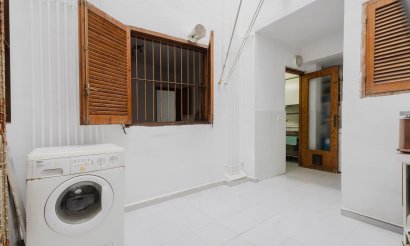 Resale - Apartment / flat - Torrevieja - Playa de La Acequion
