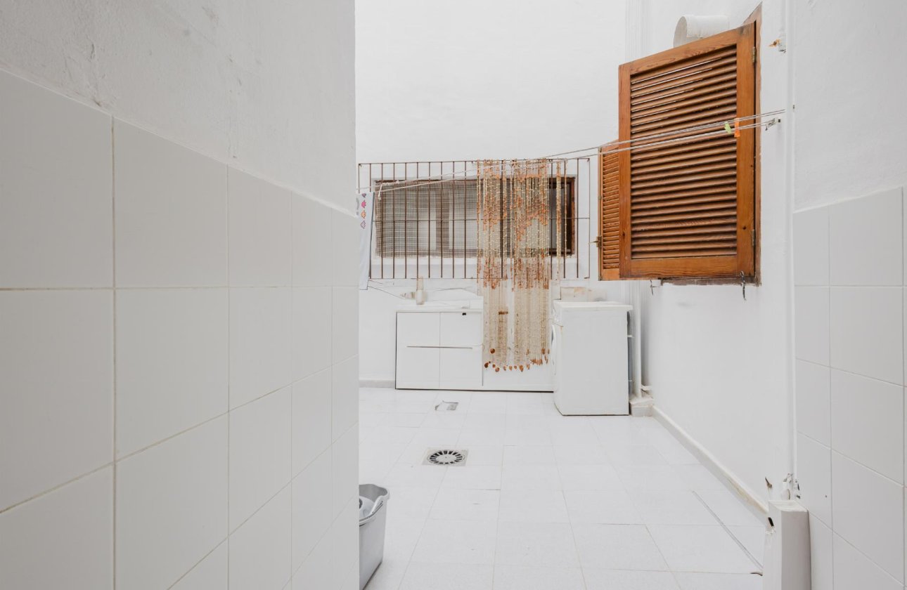 Resale - Apartment / flat - Torrevieja - Playa de La Acequion
