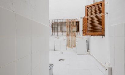 Resale - Apartment / flat - Torrevieja - Playa de La Acequion